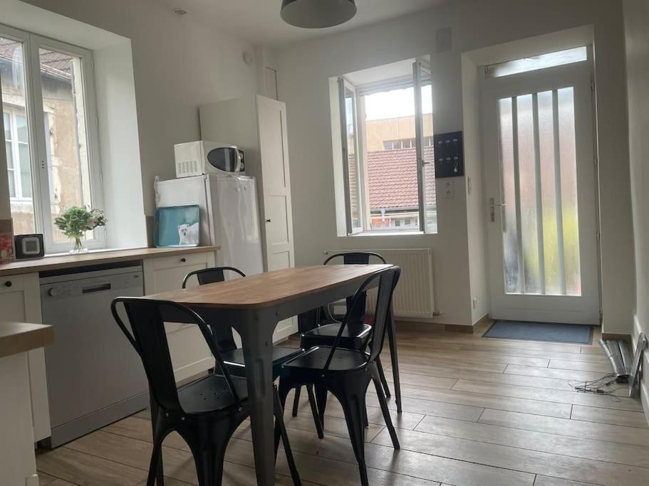Agreable Gite Au Coeur Du Centre Ville 4 Personnes 沙尼 外观 照片